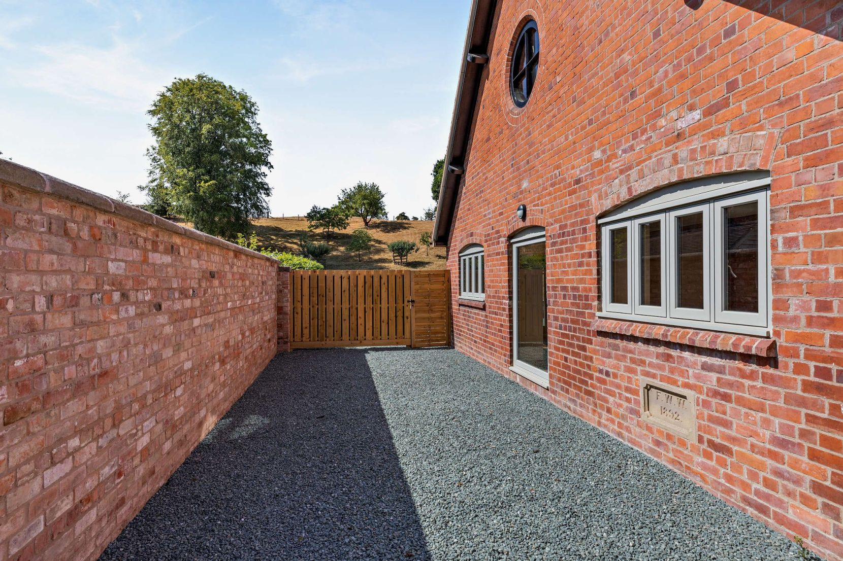Side Pathway