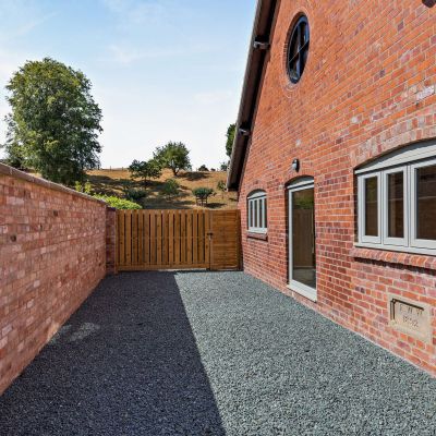 Side Pathway