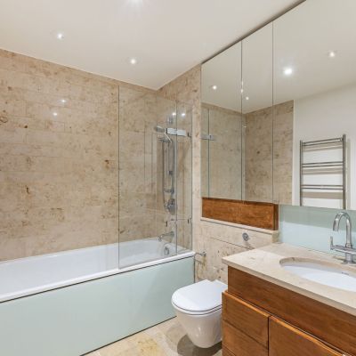 Bathroom 10
