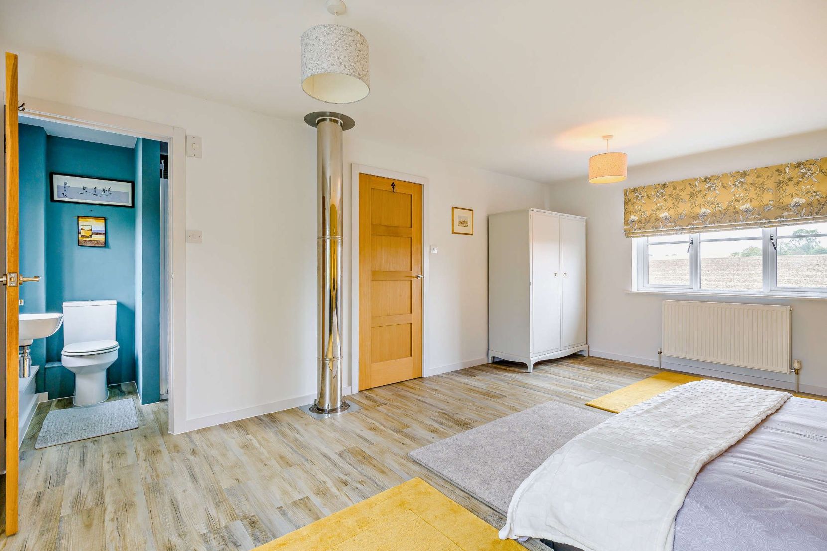 Bedroom One + Es