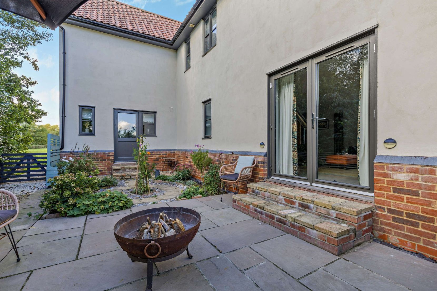 Courtyard - Sitting