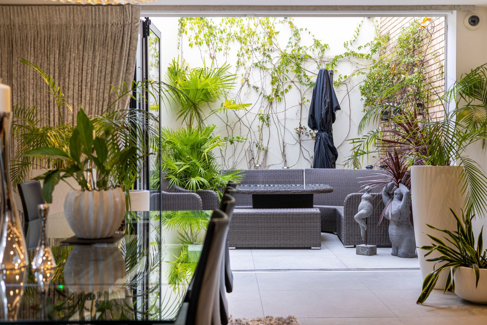 Dining and Garden