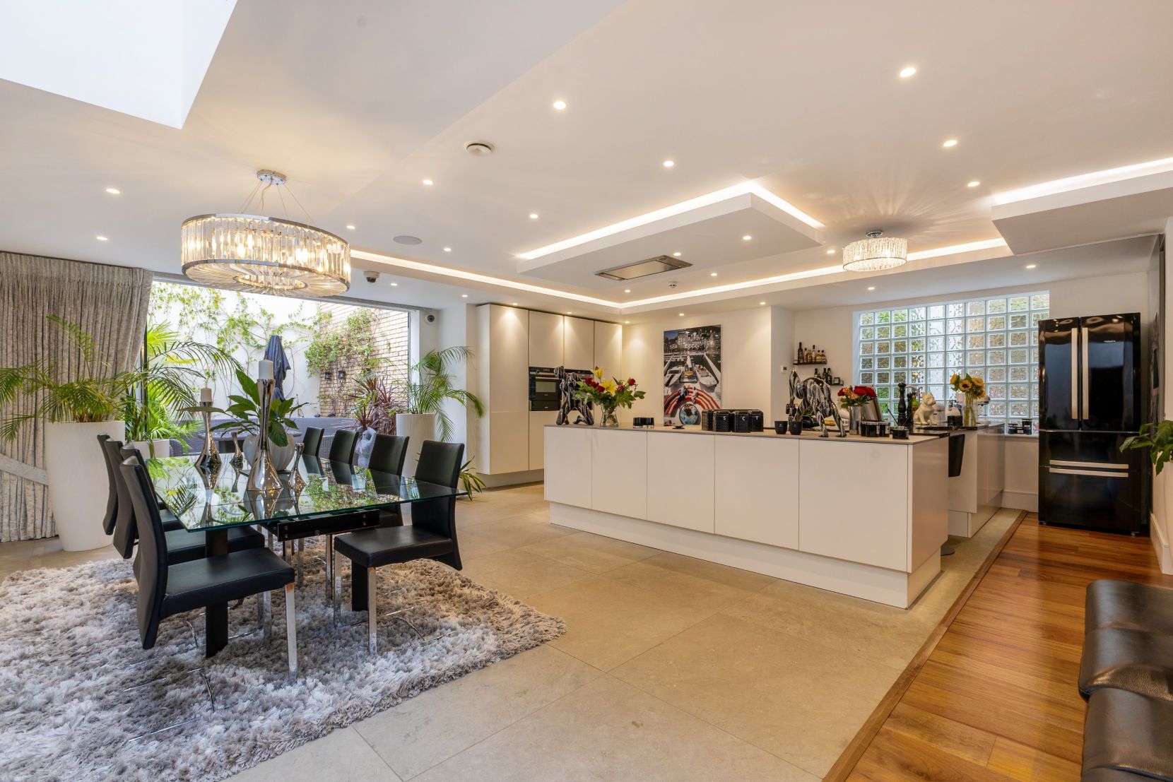 Dining/Kitchen
