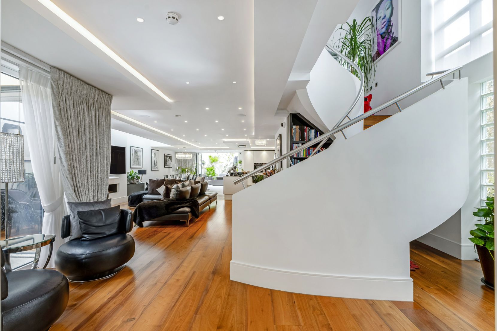 Stairs/Living