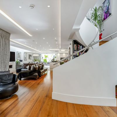 Stairs/Living