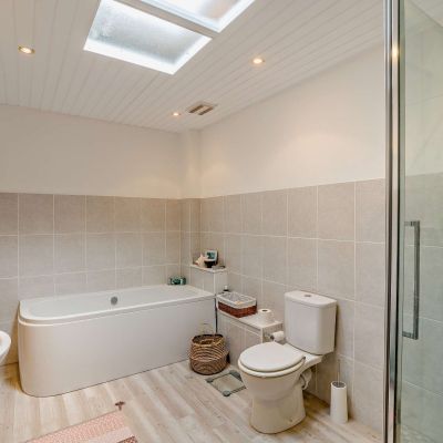 Family Bath+shower