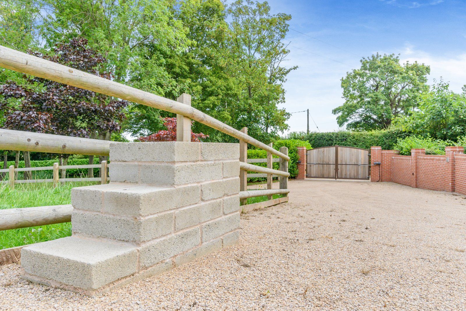 2nd Drive Entrance