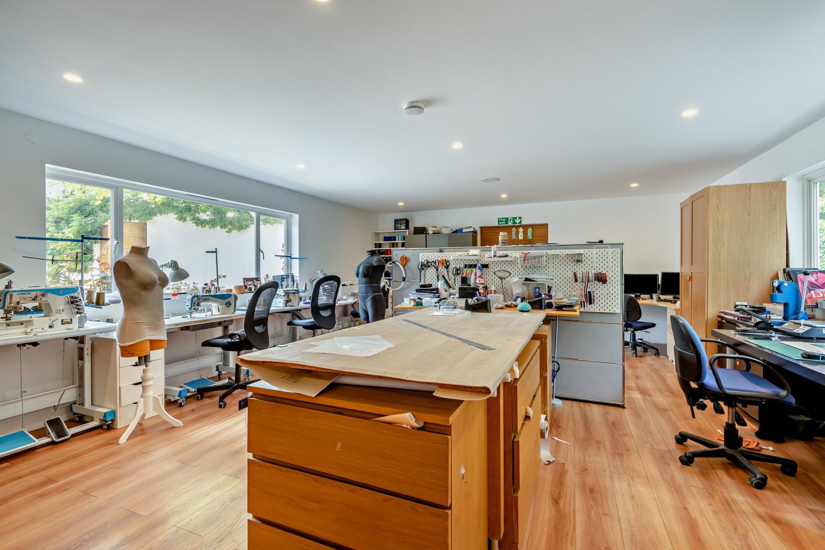 Work Room Wood Hse