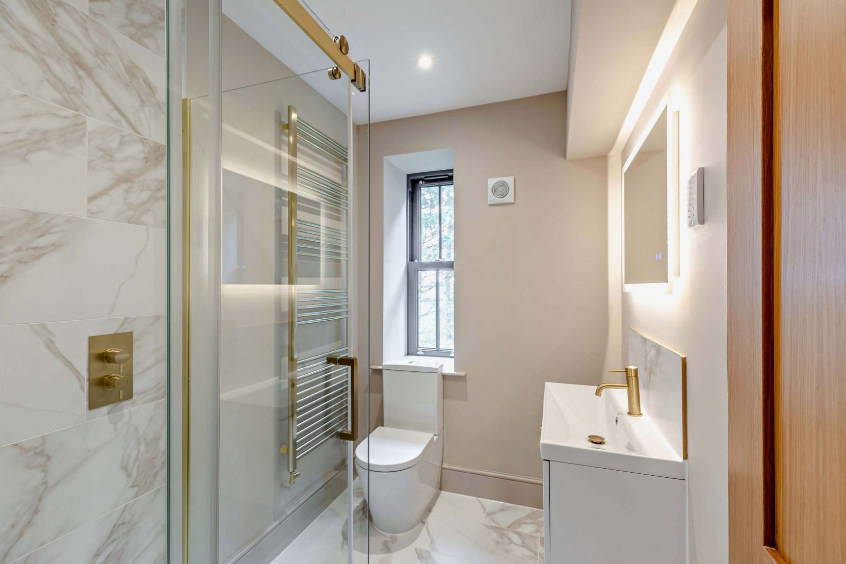 En Suite 2