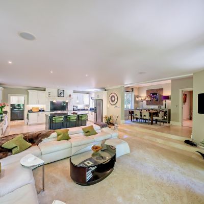 Kitchen Family Room