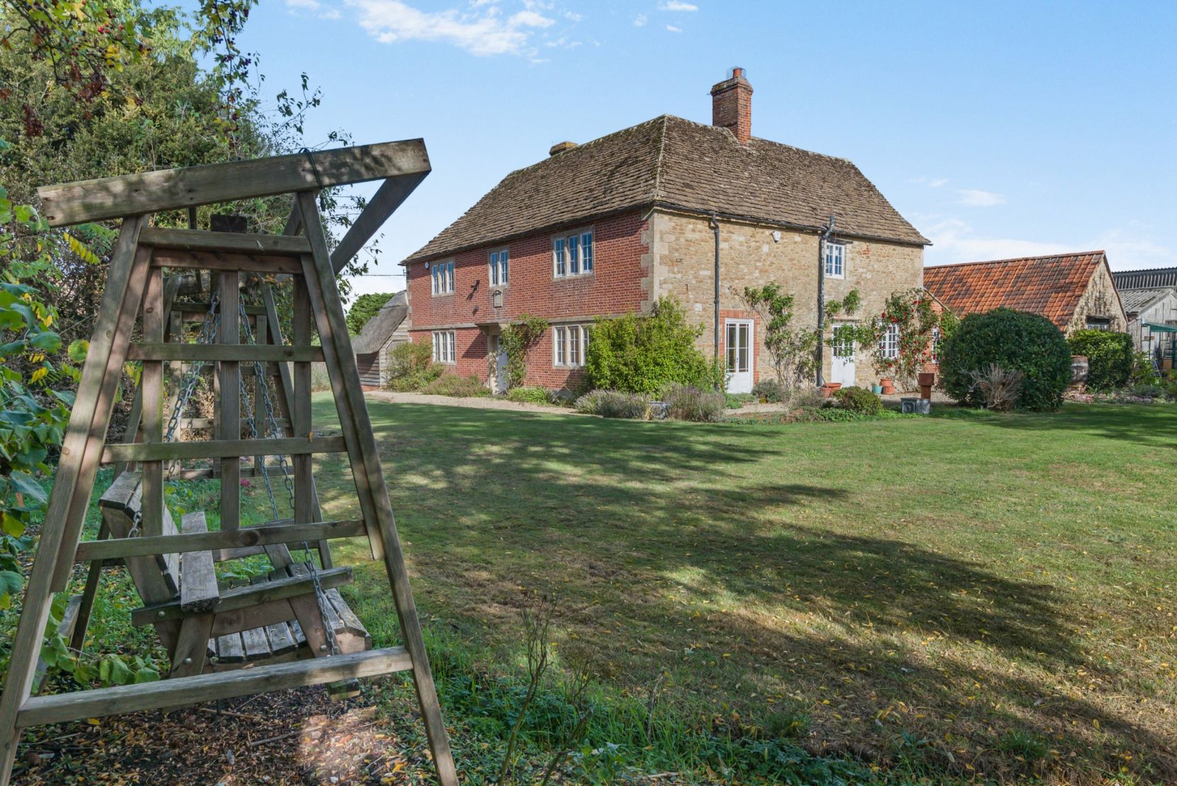 Longleaze House