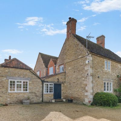 Longleaze House