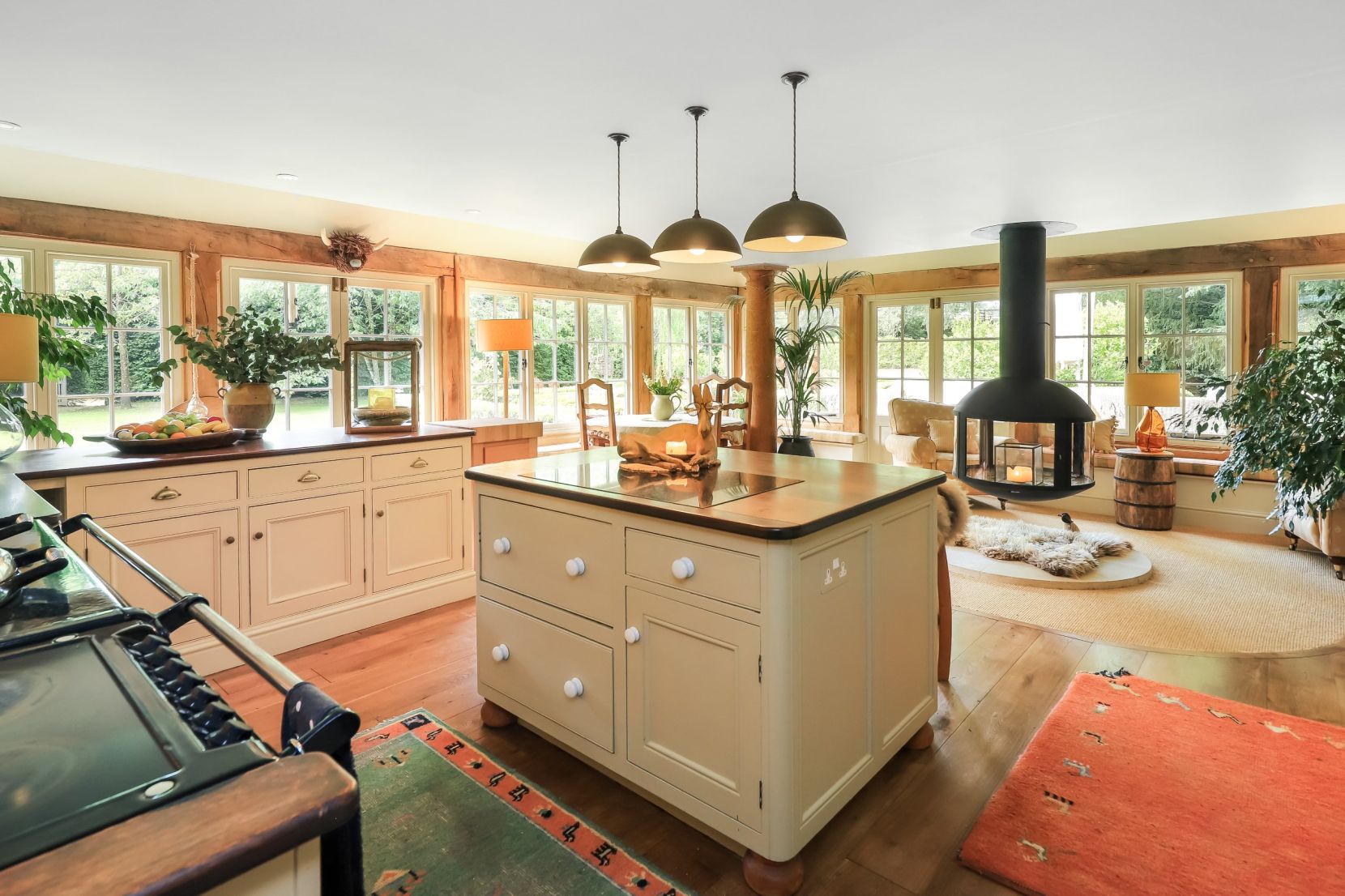 Kitchen/B'fast Room