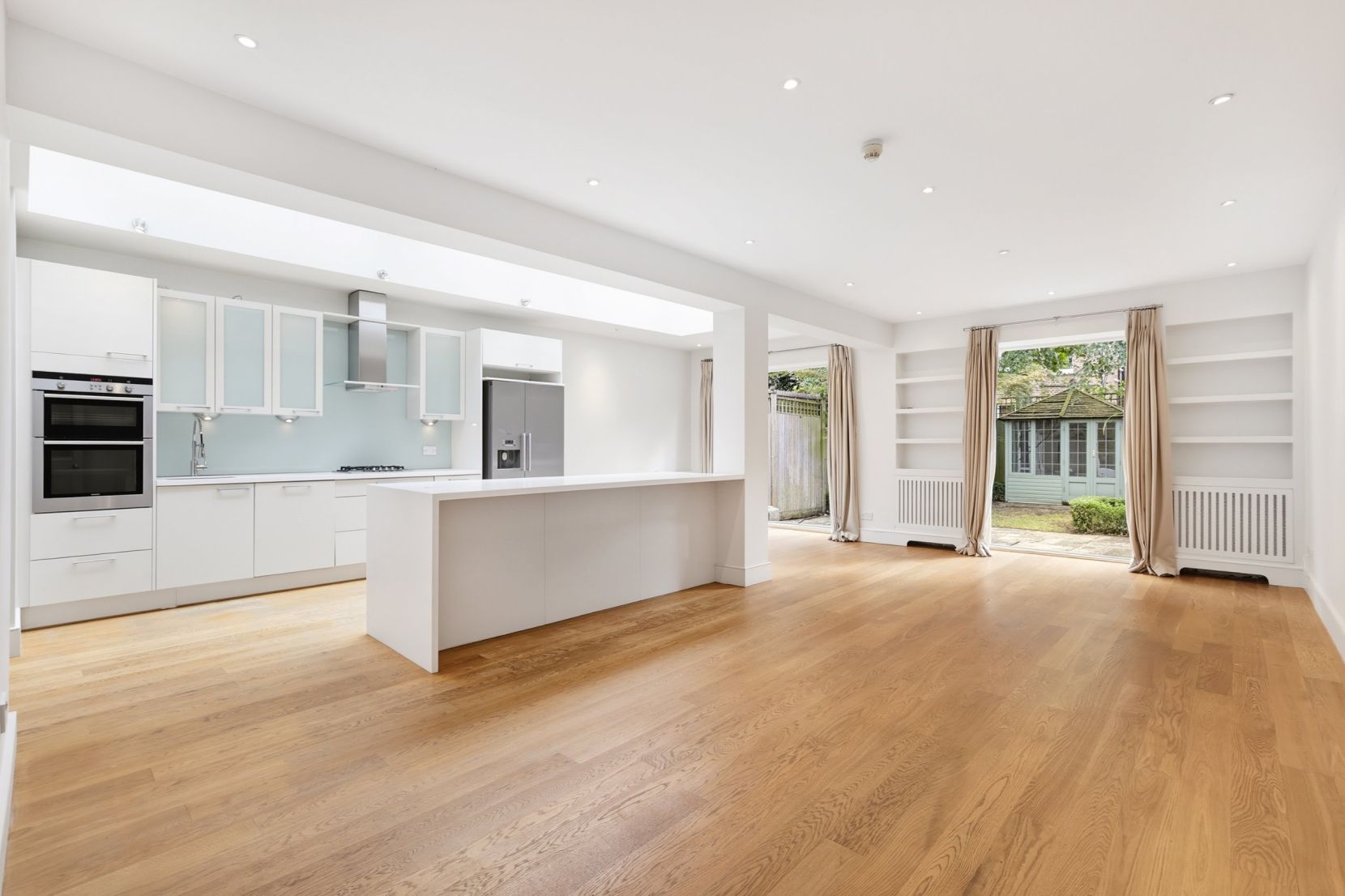 Kitchen/ Dining