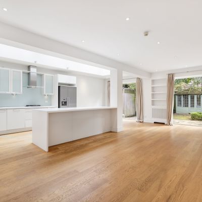 Kitchen/ Dining