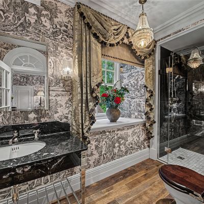 Ensuite