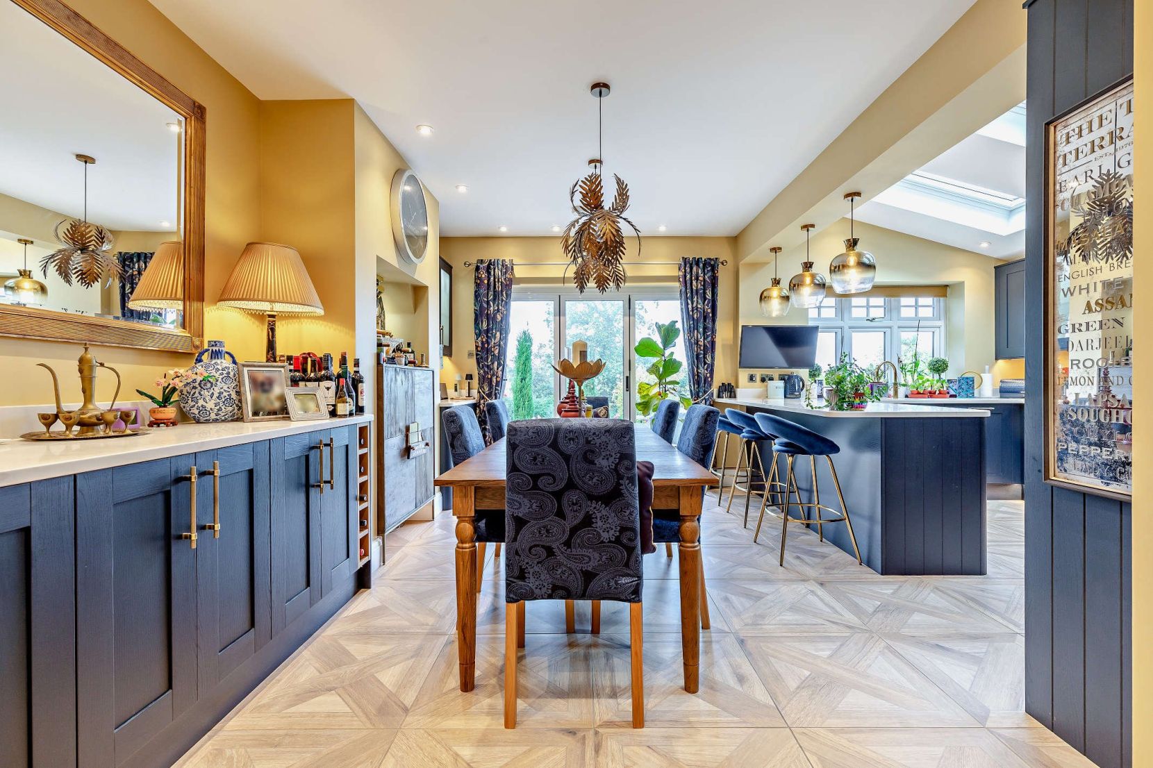 Dining/Kitchen