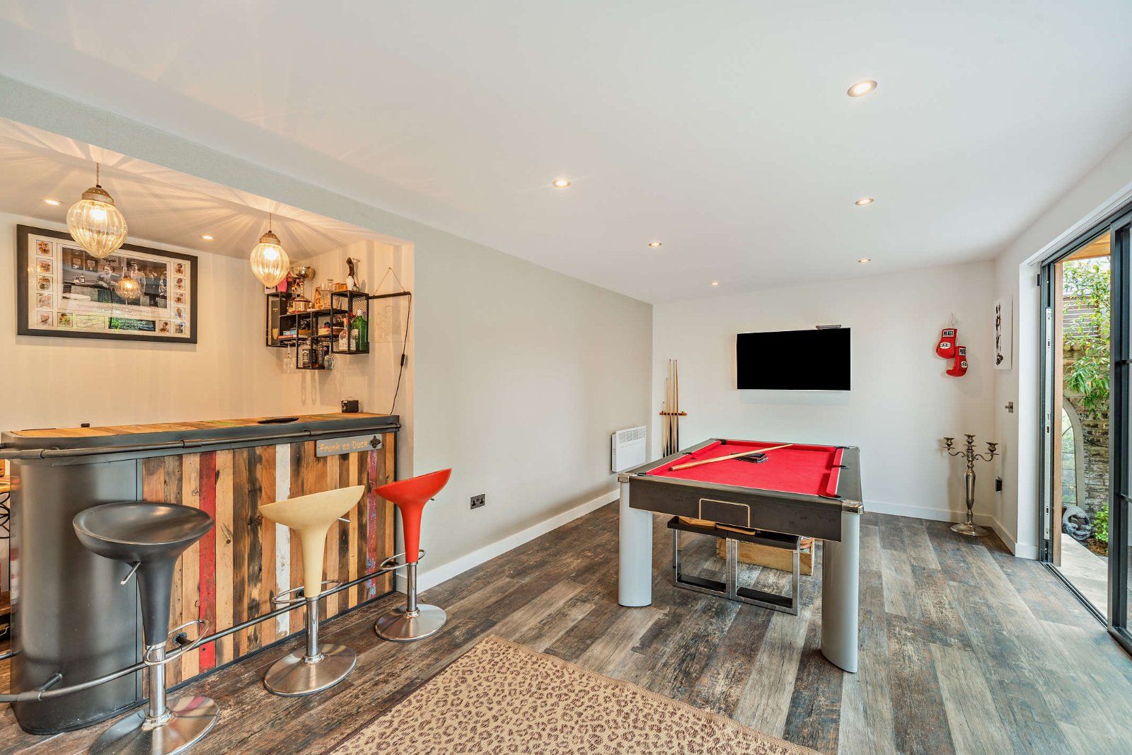 Bar/Games Room