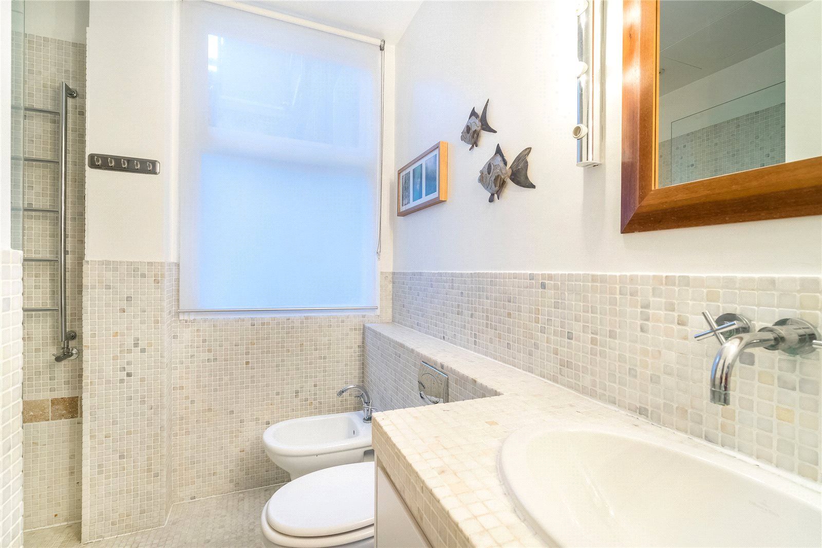 Bathroom 02