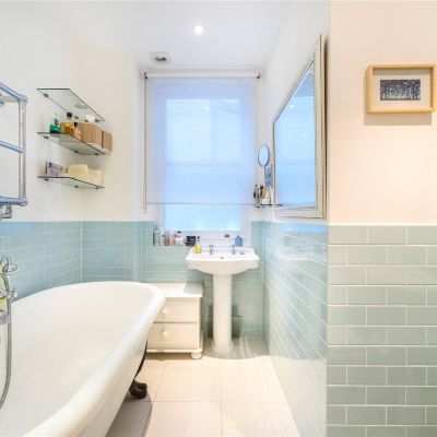 Bathroom 01