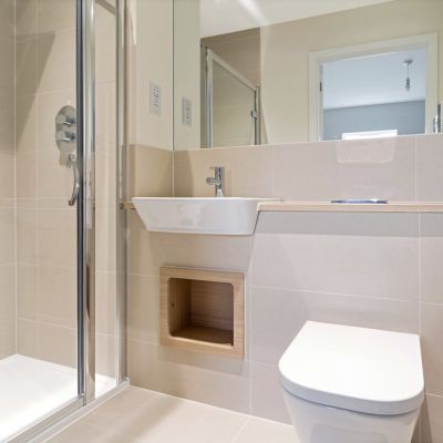 Bedroom 2 ensuite sh