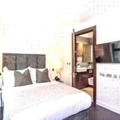 Master Bedroom (2)