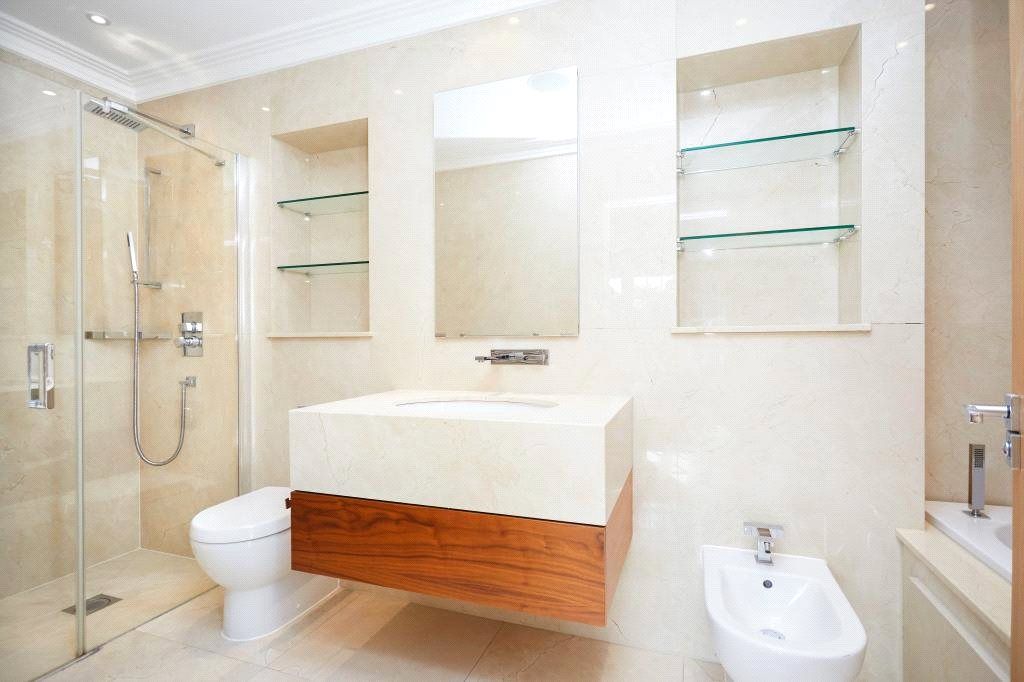 En Suite Bathroom