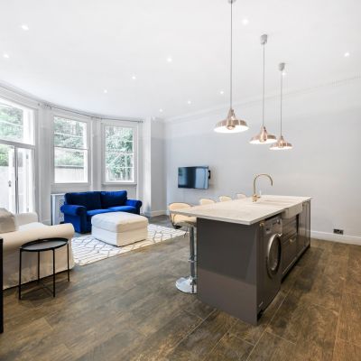 Kitchen/Reception
