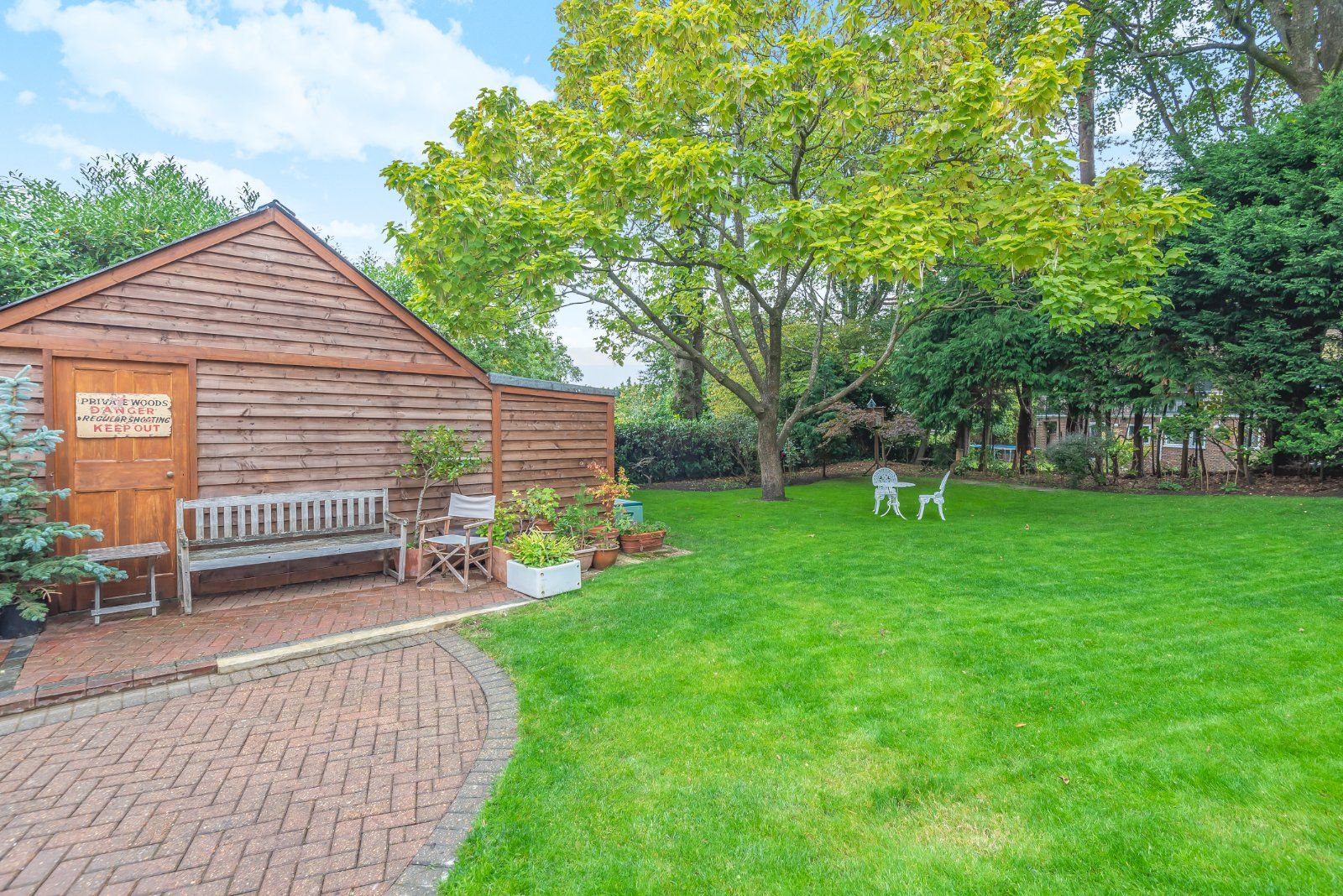 Garden & Outbuilding